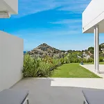 Hillside Flat With Pool By Costarentals - Ref M49
