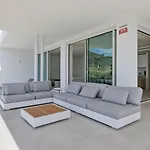 Hillside Flat With Pool By Costarentals - Ref M49 Μαρμπέλλα