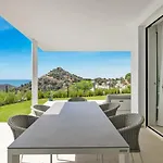 Hillside Flat With Pool By Costarentals - Ref M49 Διαμέρισμα *